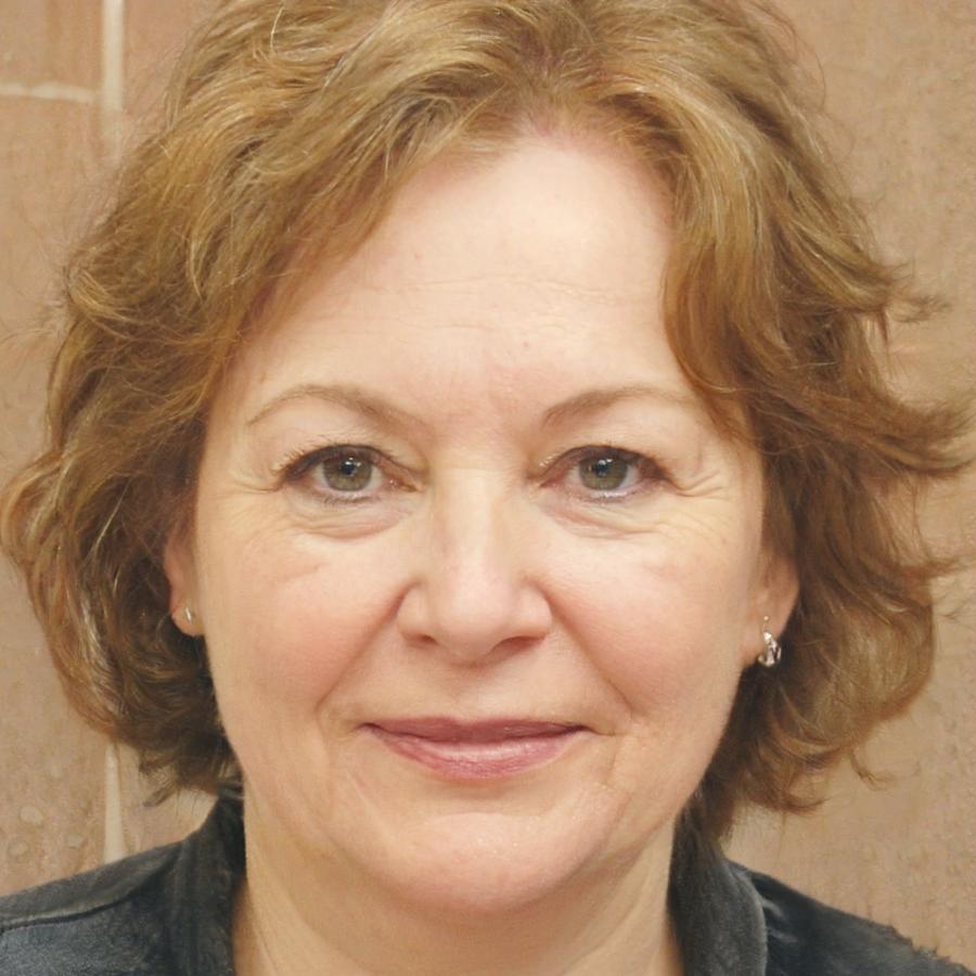 Instructora experta en análisis financiero